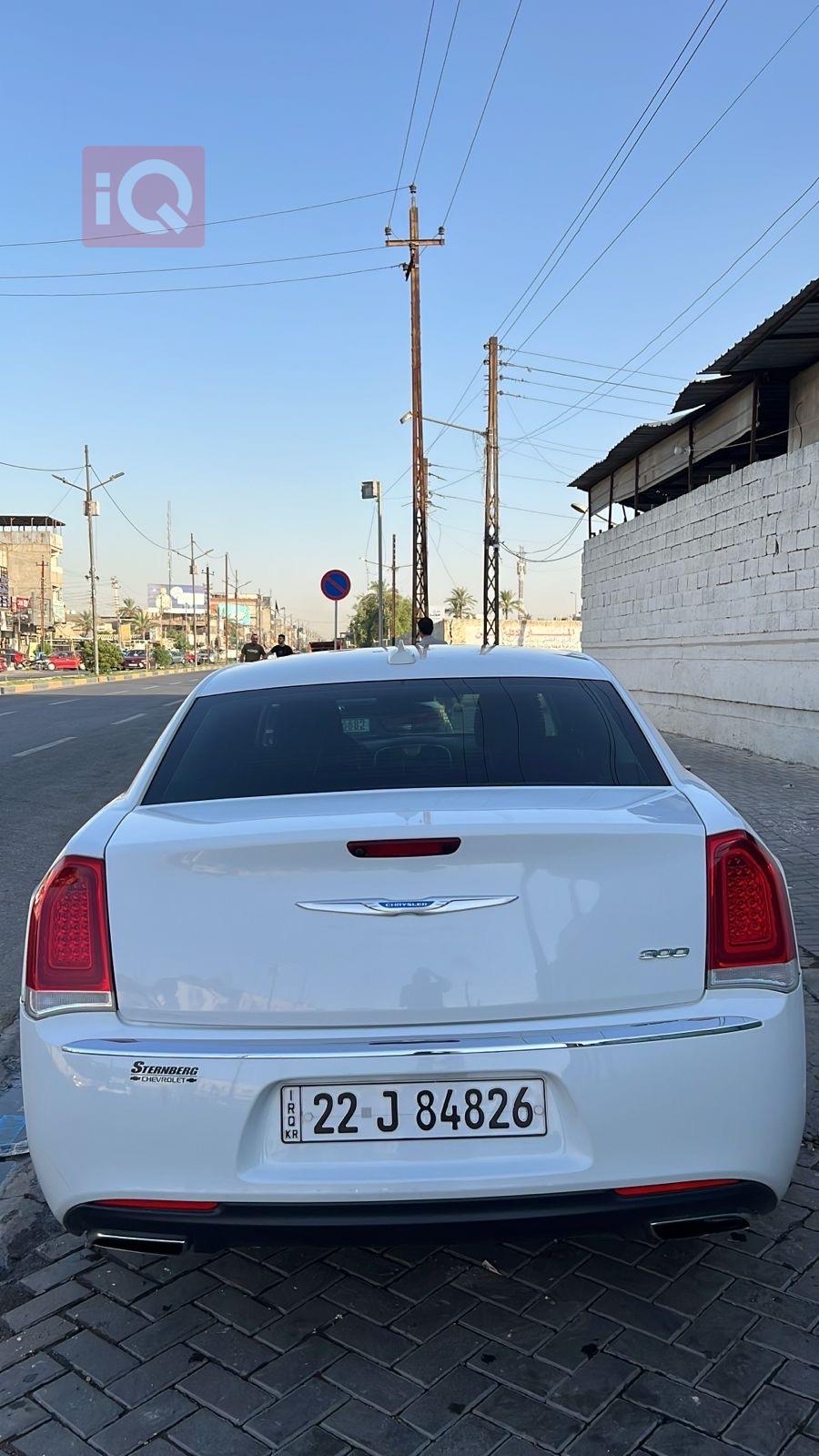 کرایسلەر 300